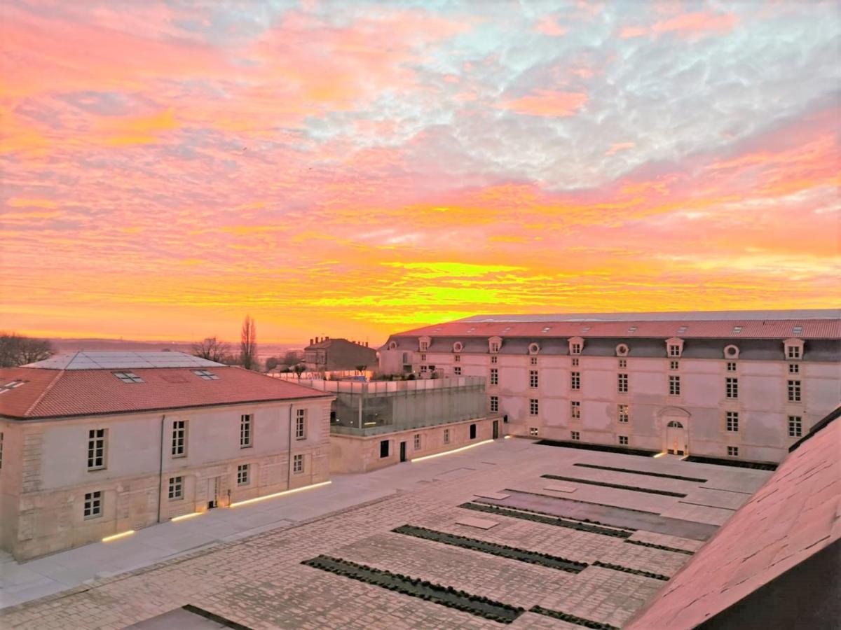 Residence De L'Arsenal Royal - Meubles De Tourisme روشفور المظهر الخارجي الصورة