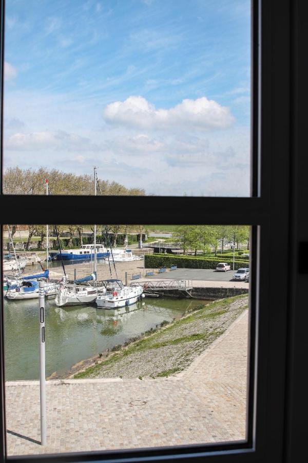 Residence De L'Arsenal Royal - Meubles De Tourisme روشفور المظهر الخارجي الصورة