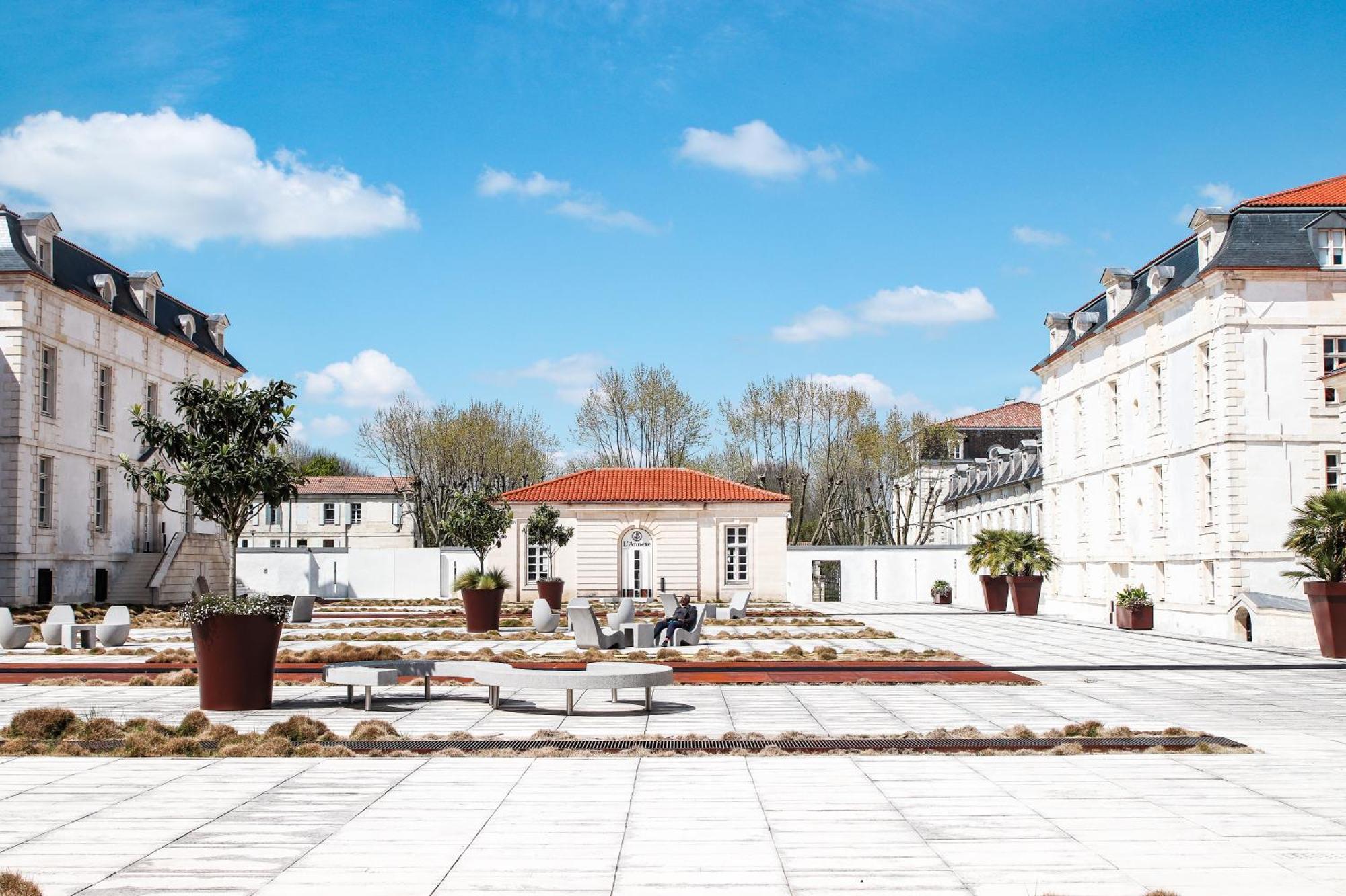 Residence De L'Arsenal Royal - Meubles De Tourisme روشفور المظهر الخارجي الصورة