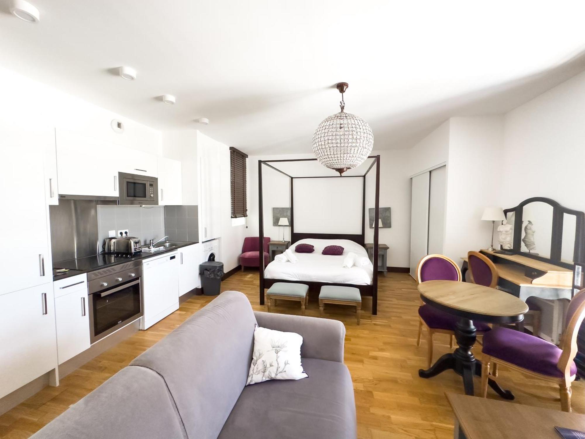 Residence De L'Arsenal Royal - Meubles De Tourisme روشفور المظهر الخارجي الصورة